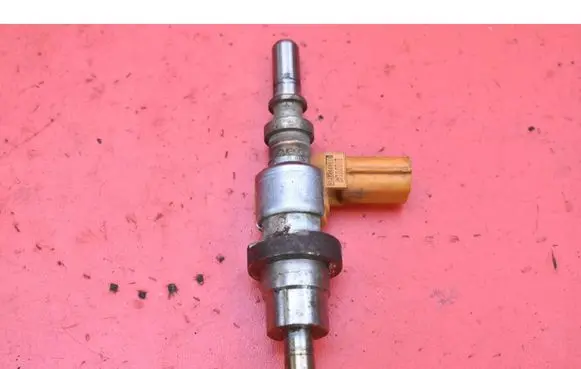Renault Megane II Fuel injector H8200778880