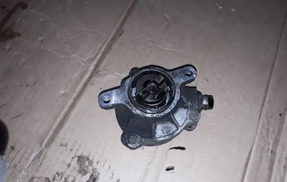 Renault Master III Vacuum pump 8200478188