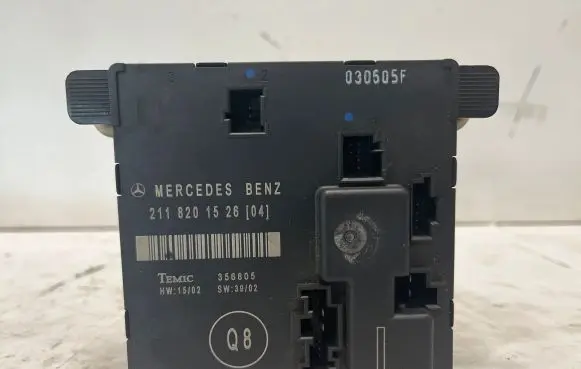Mercedes-Benz E W211 Door control unit/module 2118201526 356805 030505F