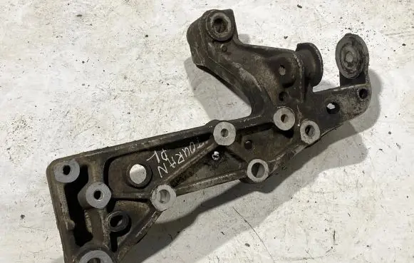 Volkswagen Touran I Front subframe