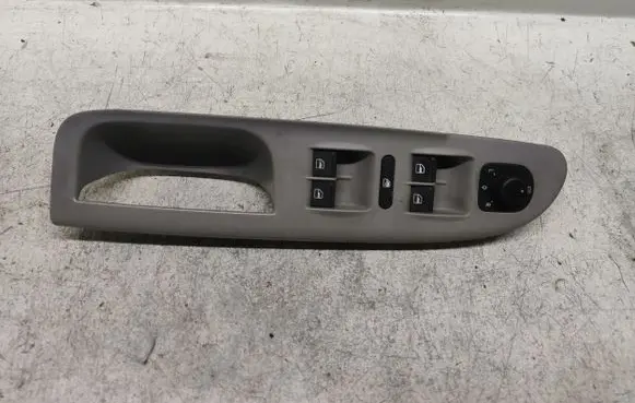 Volkswagen PASSAT B6 Electric window control switch