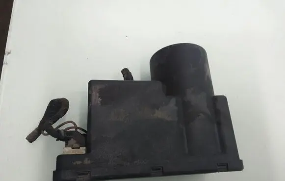 Audi 100 S4 C4 Central locking vacuum pump 4A0862257A