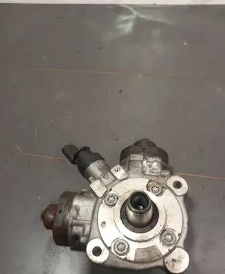 BMW 7 F01 F02 F03 F04 Fuel injection high pressure pump 0445010617