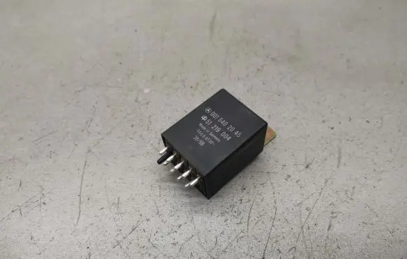 Mercedes-Benz Vito Viano W638 Other relay 0015402045 51219004