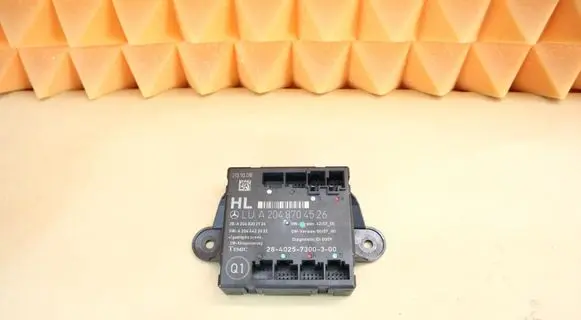 Mercedes-Benz C W204 Door control unit/module 2048704526
