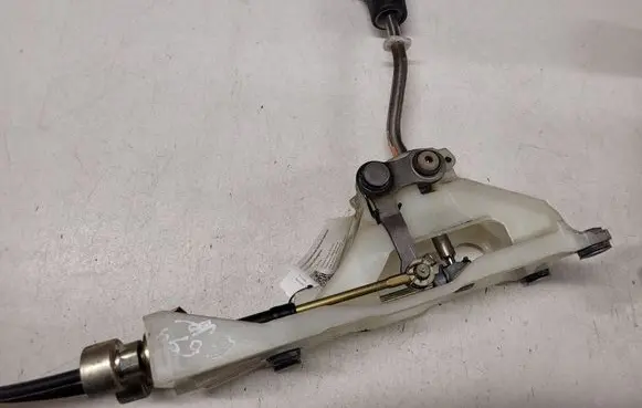 Toyota Avensis Verso Gear shifter/selector 44080
