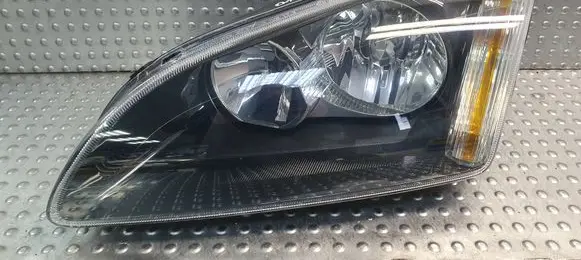 Ford Focus Headlight/headlamp 