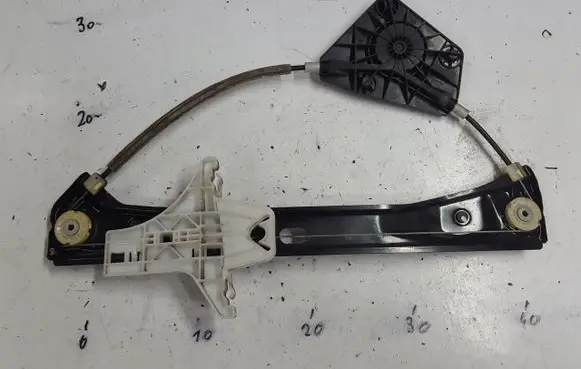 Volkswagen Jetta VI Rear door window regulator with motor