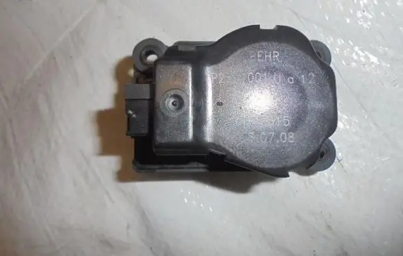 Citroen C5 X A/C air flow flap actuator/motor P2861001