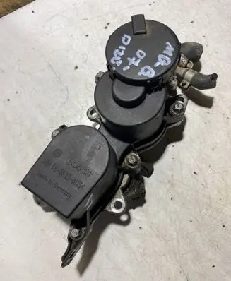 Mercedes-Benz B W245 Oil breather separator A6400101162