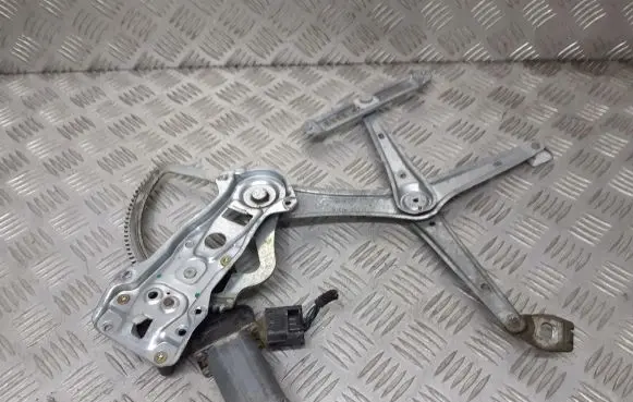 Mercedes-Benz E W210 Front door window regulator with motor 0130821709