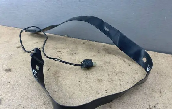 BMW 5 F10 F11 Tailgate sensor 7391042 61357391042 61357273666