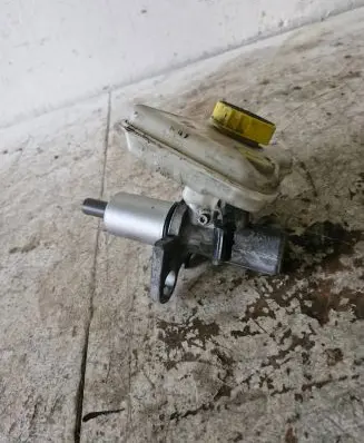Volkswagen PASSAT B5.5 Master brake cylinder