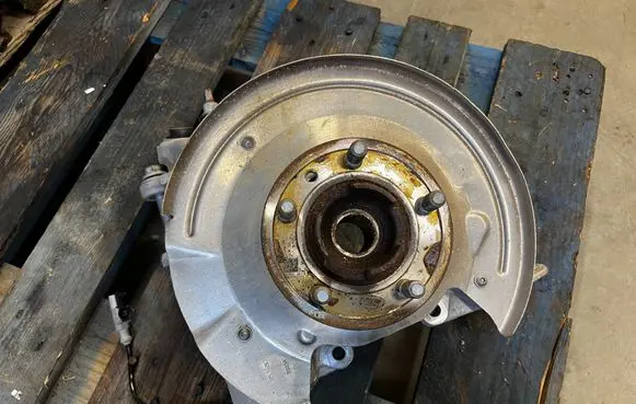 Land Rover Discovery 5 Rear wheel hub JPLA5A971BA HPLA2K317AB