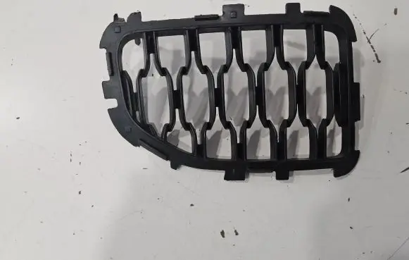 Jeep Grand Cherokee WL Front bumper upper radiator grill