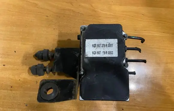 Volkswagen Polo IV 9N3 ABS Pump 0265800363 6Q0907379R 6Q0907379R0001