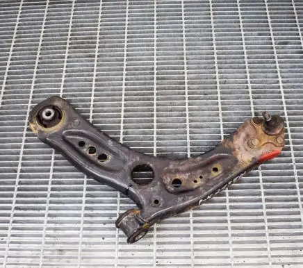 Volkswagen Golf VII Front lower control arm/wishbone 5Q0407151J