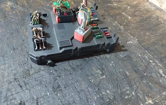 Peugeot 206 Fuse box set 9649527880