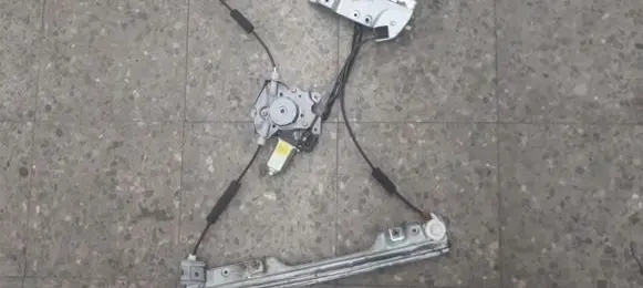 Nissan Murano Z50 Front window lifting mechanism without motor