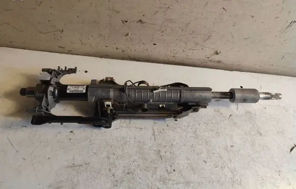 BMW 1 E81 E87 Steering wheel axle 6786899