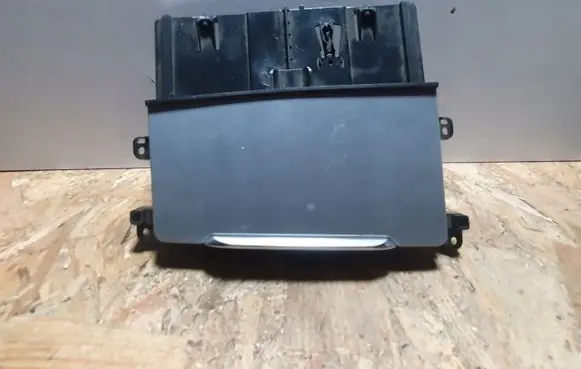Audi Q7 4M Ashtray (front) 4M1863273
