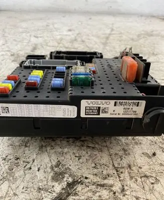 Volvo V70 Fuse module 00005441398