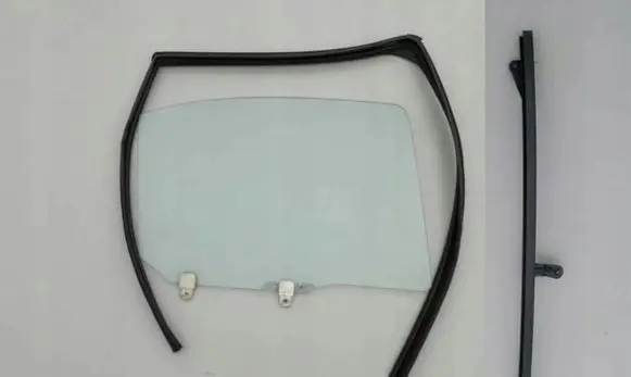 Mitsubishi Lancer VIII Sliding door window/glass 23556565565