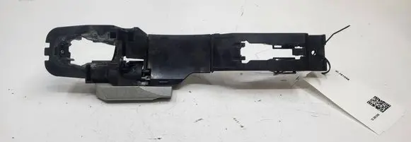 Nissan Leaf I (ZE0) Front door exterior handle/bracket
