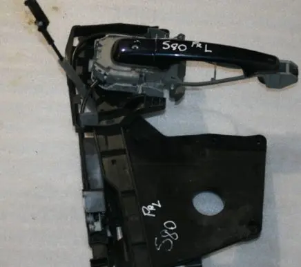 Volvo S80 Front door lock 30661073