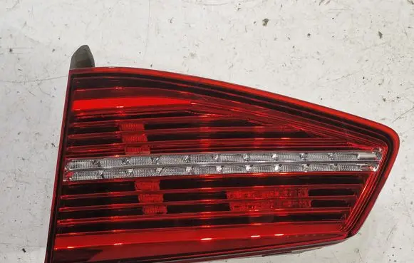 Volkswagen PASSAT B8 Tailgate rear/tail lights 3G9945308A