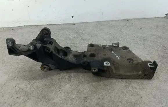 Dodge Caliber Generator/alternator bracket 03G903143E