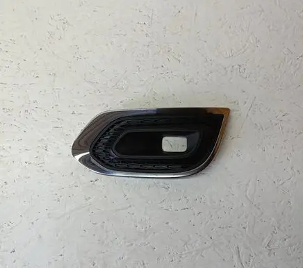 Renault Kadjar Front fog light trim/grill 2158461X 261A23692R