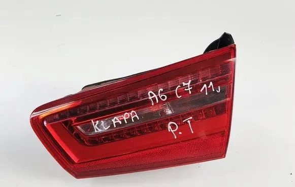 Tailgate rear/tail lights