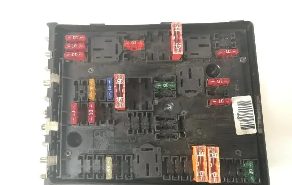 Volkswagen Touran I Fuse box set 1K0937124L