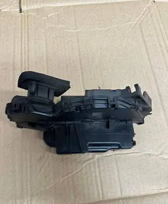 Skoda Superb B8 (3V) Rear door lock 5TA839016H