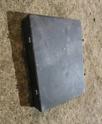 BMW 5 E34 Fuse box cover 1374029
