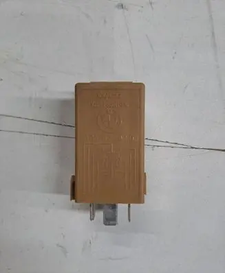 BMW 5 E39 Window wiper relay 8384505