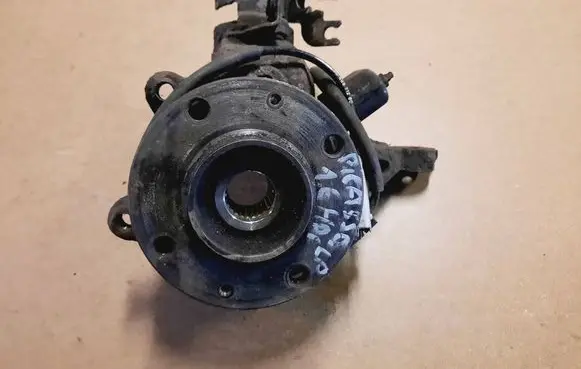 Citroen Xsara Picasso Front wheel hub spindle knuckle