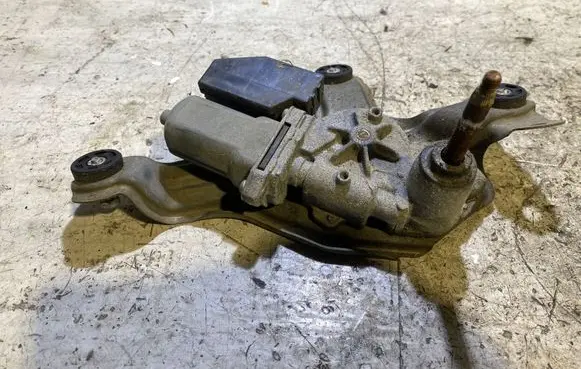 Toyota Avensis T270 Wiper motor 8513005060 2596001571