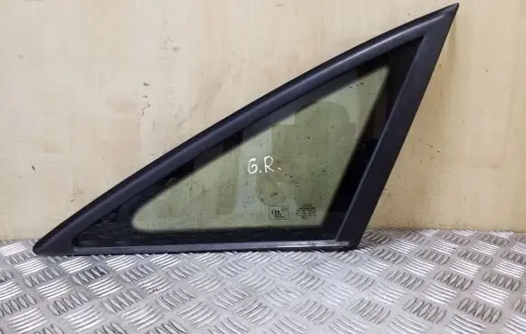 Rear side window