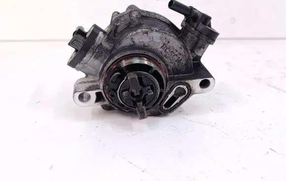 Opel Crossland X Vacuum pump 9804021880