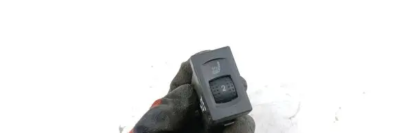 Volkswagen PASSAT B5.5 Seat heating switch 3B0963563C
