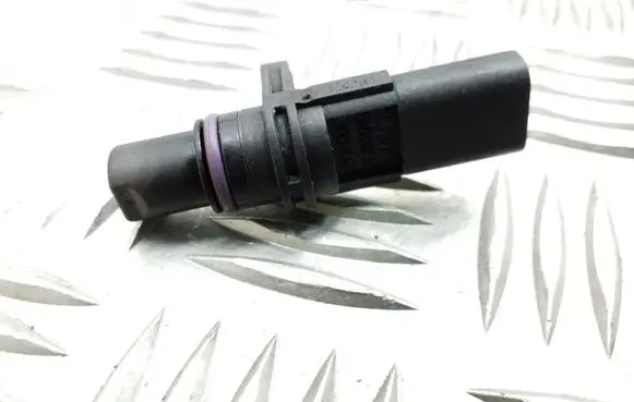Volkswagen Golf VII Camshaft position sensor 04L907601