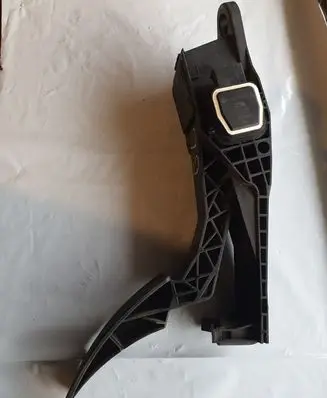 Mercedes-Benz GL X164 Accelerator throttle pedal A1643000004