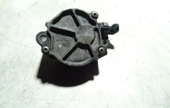 Peugeot 407 Vacuum pump D1562C2