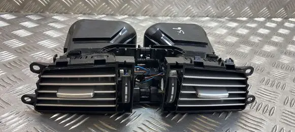 Mercedes-Benz E W212 Dash center air vent grill A2128302554