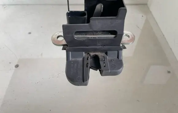 Volkswagen Golf Plus Tailgate/trunk/boot lock/catch/latch 5M0827505B