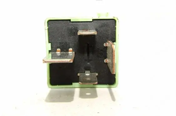 Audi A6 S6 C6 4F Fuel pump relay 4H0951253