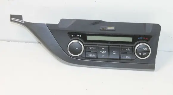 Toyota Auris E180 Climate control unit 5590002470