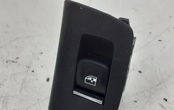 BMW 5 G30 G31 Electric window control switch 9327031